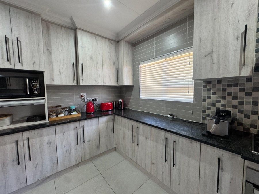 3 Bedroom Property for Sale in Hillcrest Northern Cape